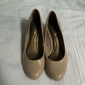 Elegant Beige Women's Pumps